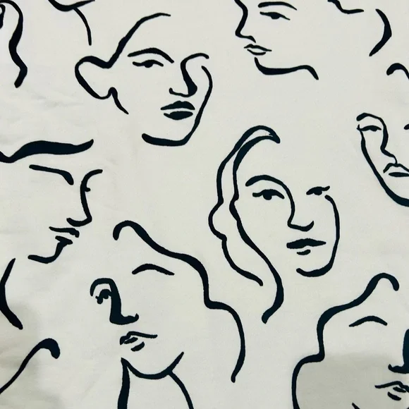 Zara Cream Sweatshirt with Black Abstract Design - Picture 4 of 4